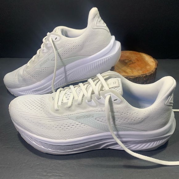 Brooks Ghost 17 Women’s Running Walking Sneakers Shoe Size-.10.5